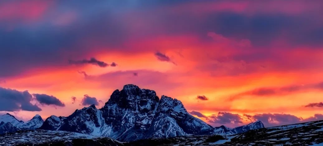 Shuttle service in the Canadian Rockies at Moraine Lake and Lake Louise