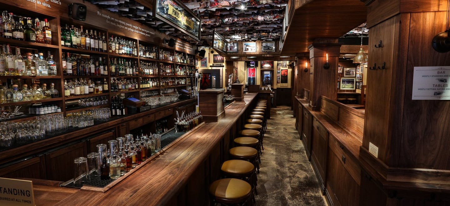 The Dead Rabbit NYC – Rustic Irish pub with top-rated cocktails.