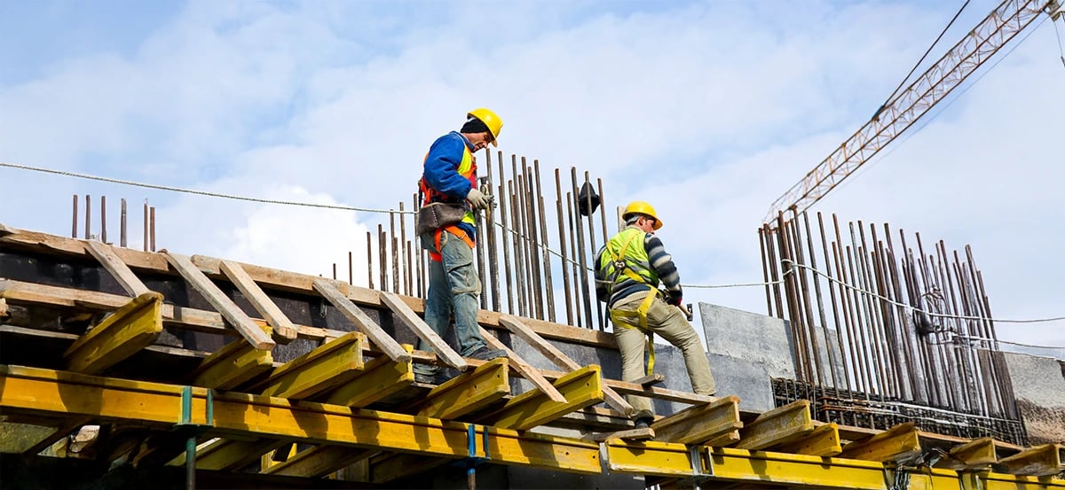 Trabajadores certificados en obra