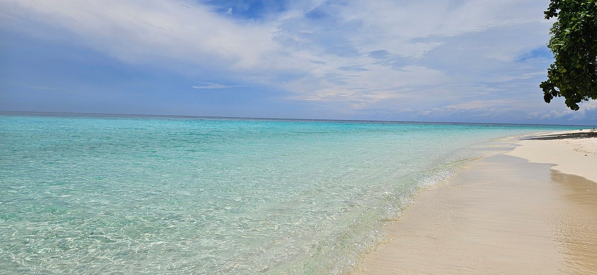 Beautiful beach on Lankayan Island
