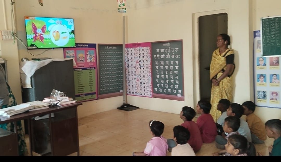 बालकांना तंत्रज्ञानाची ओळख व्हावी यासाठी डिजिटल अंगणवाडी तयार करण्यात आली