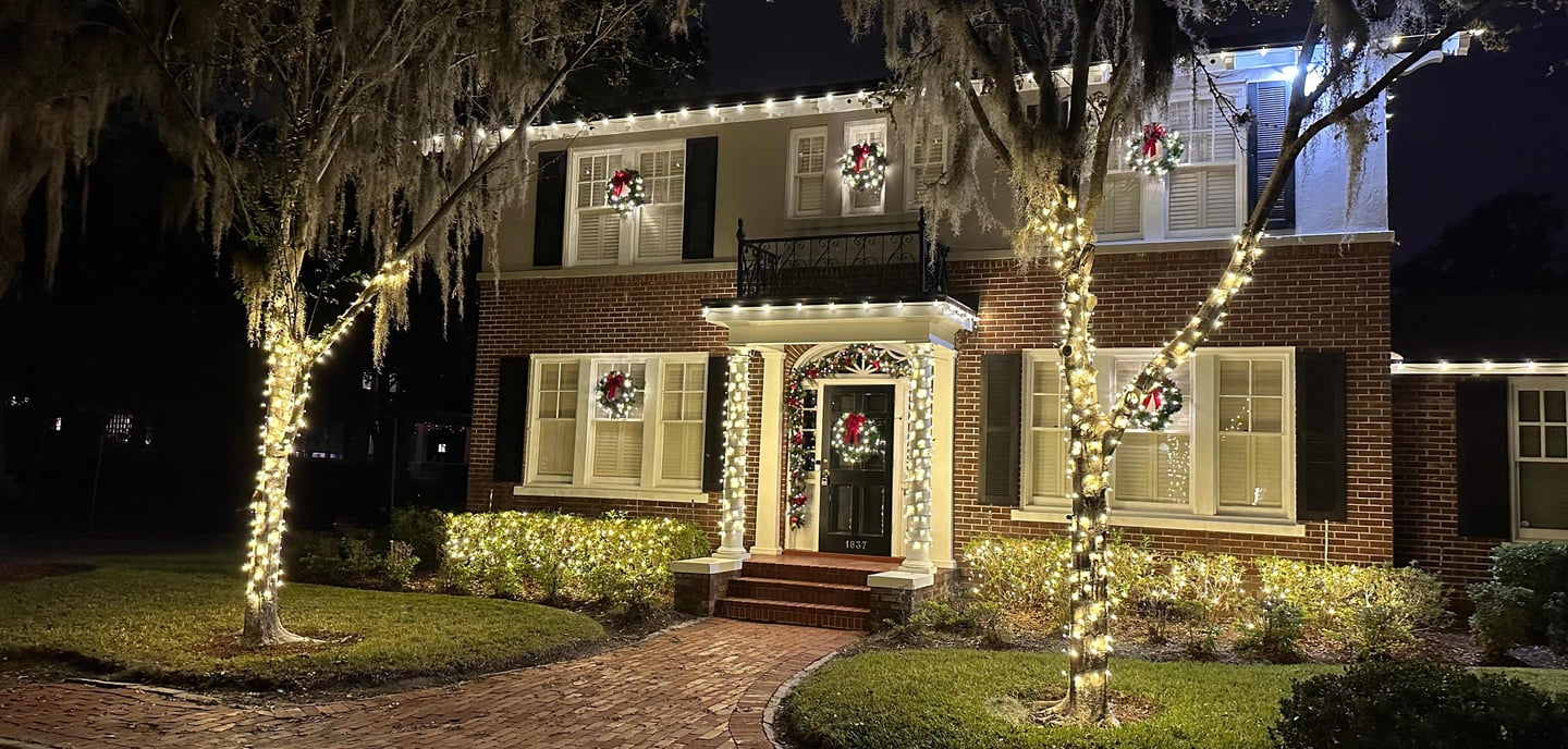 Christmas Lights in Avondale