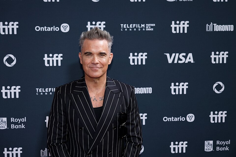 Robbie Williams à Paris : un concert qui promet d’être légendaire !