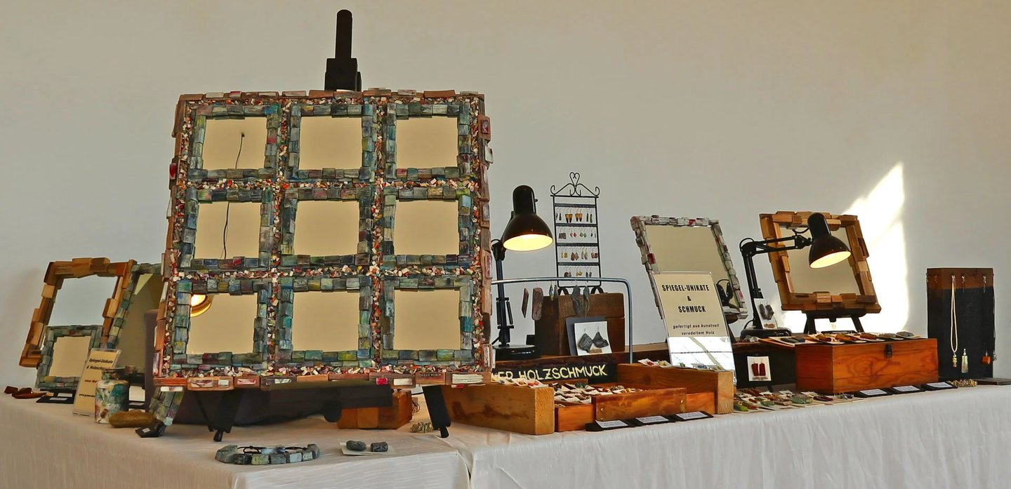 Marktstand auf Schlosshof am Ostermarkt 2026