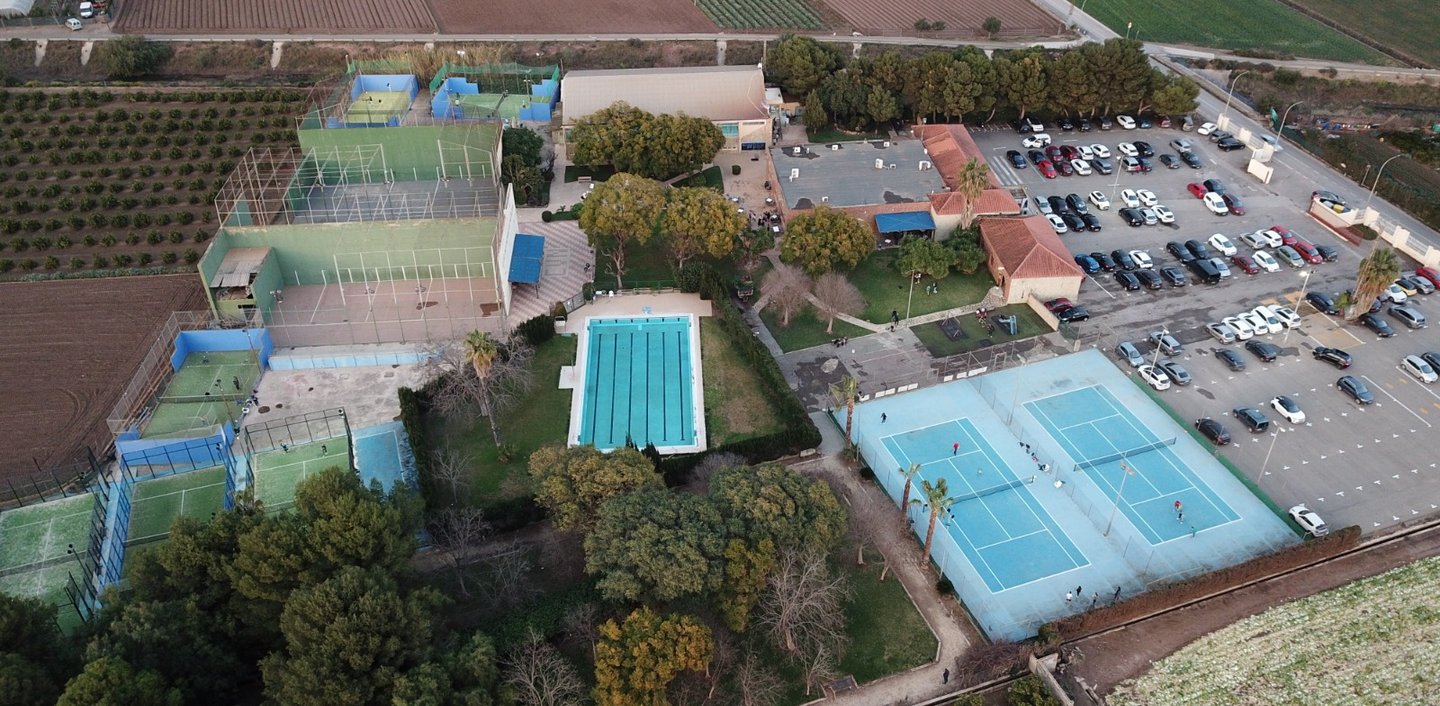 Imagen de dron del Club valenciano de natación, Carpesa, valencia