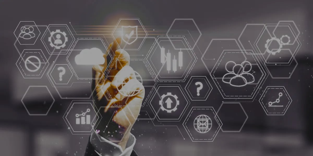 Interface digital com ícones para computação em nuvem, segurança cibernética e análise de dados.