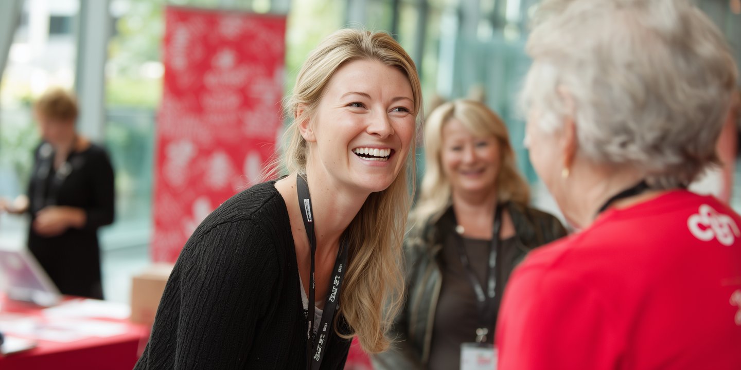 Bénévole souriante