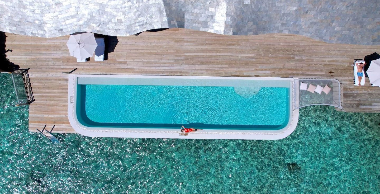 oneva-fushi-maldives-overwater-villa-pool