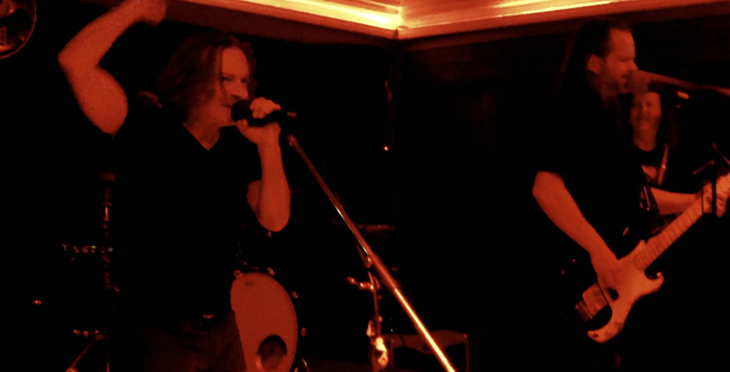 Todd Long sings live with Blind Pony