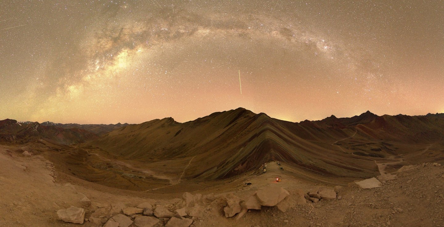 Rainbow Mountain & Astrophotography Peru