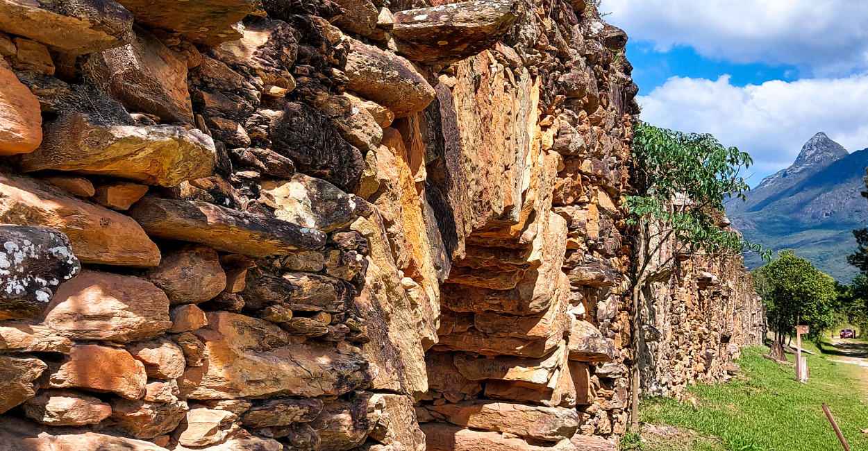 Bicame de Pedra localizado em Catas Altas, Minas Gerais, ponto turistico e historico de Catas Altas
