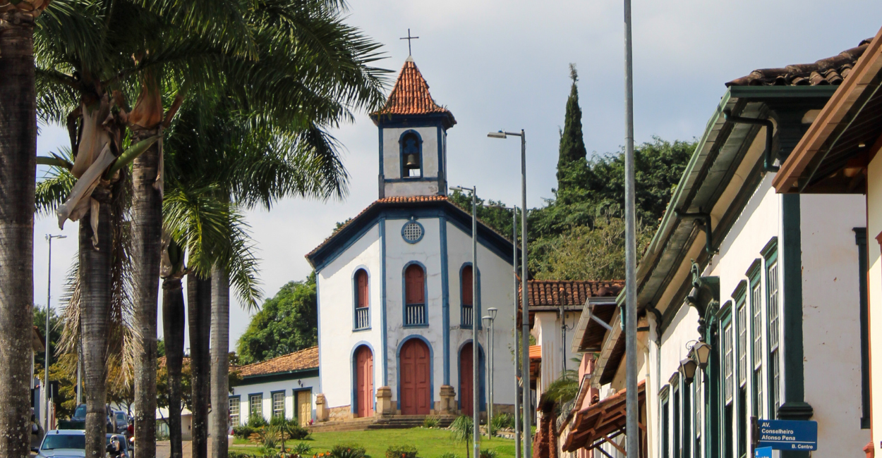 Igreja Histórica no Centro Histórico de Santa Bárbara, Cidade Histórica de Minas Gerais