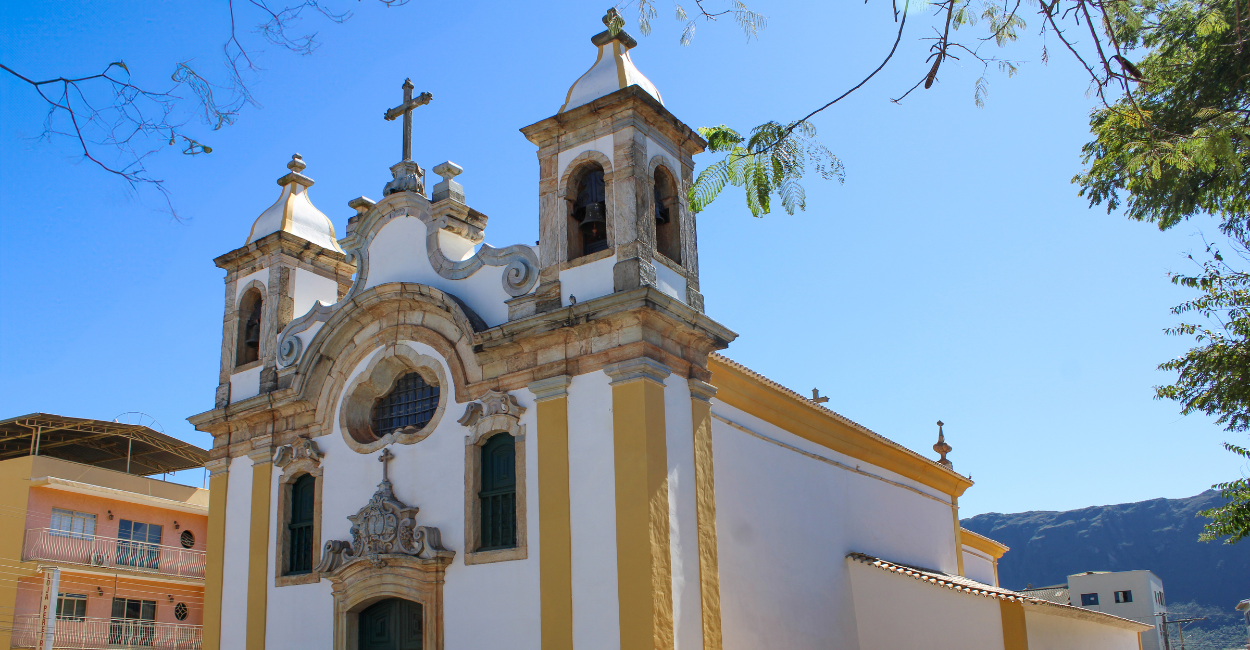 Igreja Histórica no Centro Turistico de Ouro Branco, Cidade Histórica em Minas Gerais