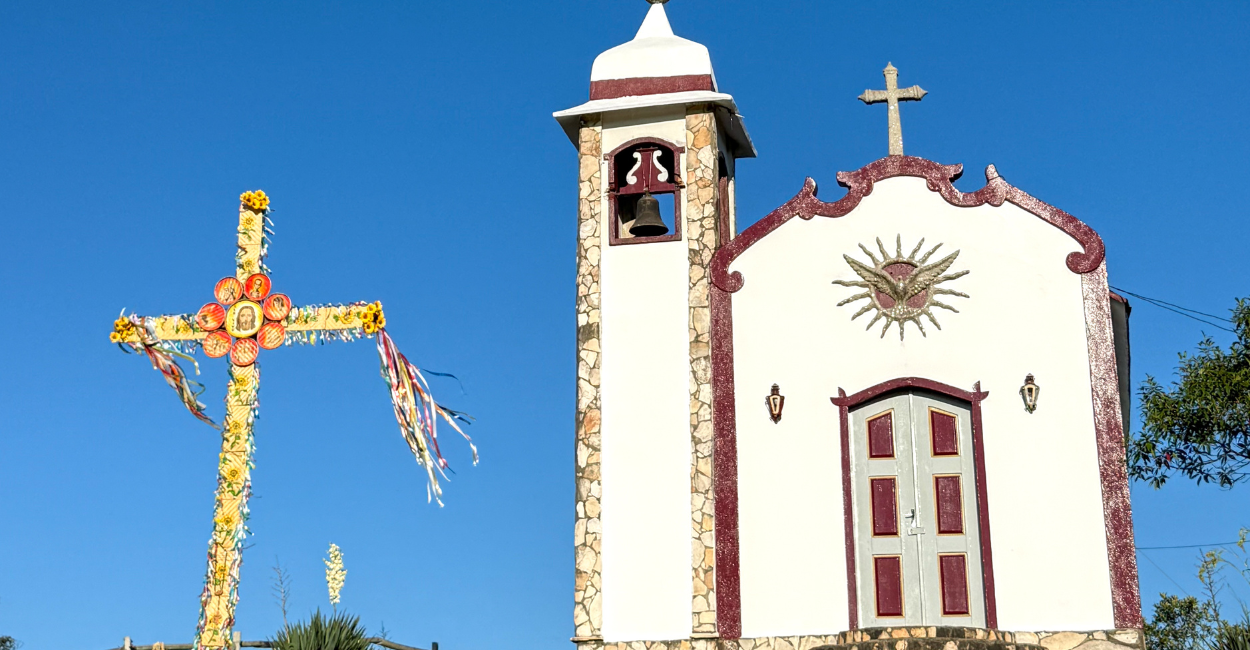 Igreja no Morro Redondo em Ipoema, ponto turistico em Minas Gerais