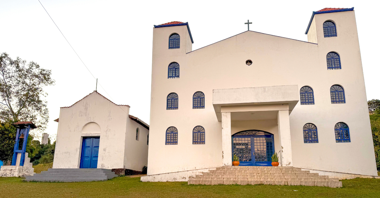 Igreja e Capela em Casa Branca, distrito de Brumadinho pertinho de Belo horizonte