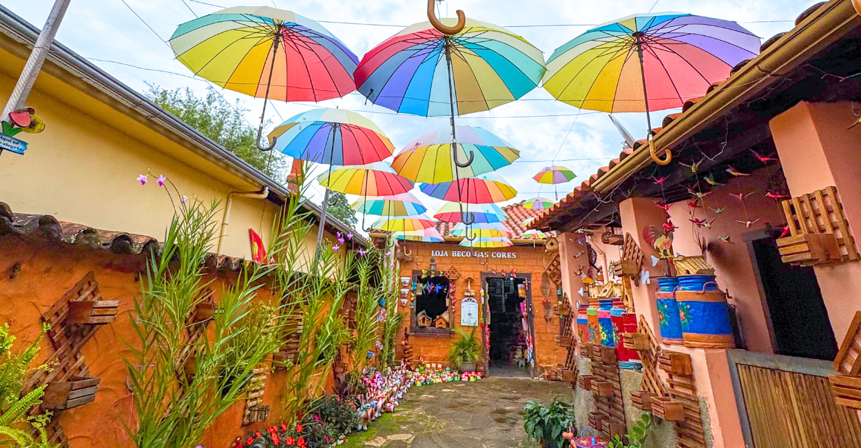 Casa de artesanatos no distrito de Prados que o nome é Bicinho, distrito pertinho de Tiradentes MG