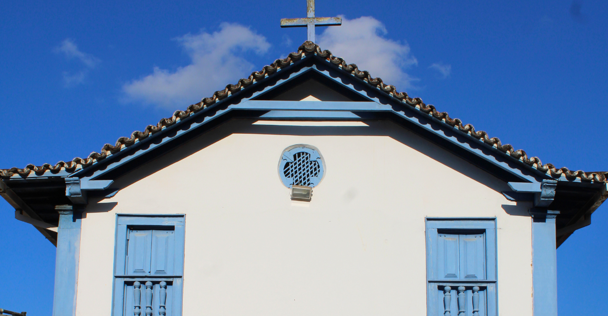 Igreja Matriz no centro turistico e histórico de Morro d'Água Quente, distrito de Catas Altas MG