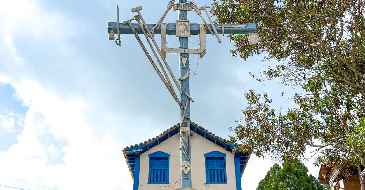 Igreja Histórica no Centro Histórico de Brumal, Minas Gerais, Distrito de Santa Barbara