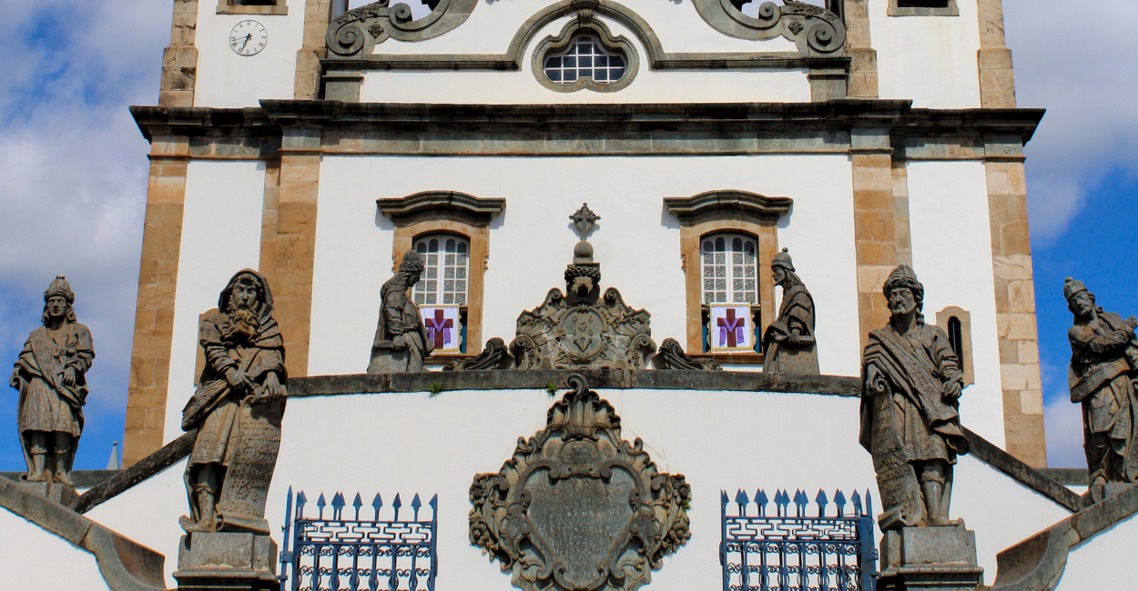 Igreja Matriz de Congonhas, com obras do Aleijadinho, maior conjunto barroco do mundo