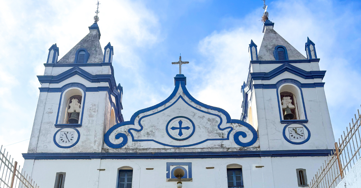 Igreja histórica que é um ponto turisitico em Raposos, Minas Gerais