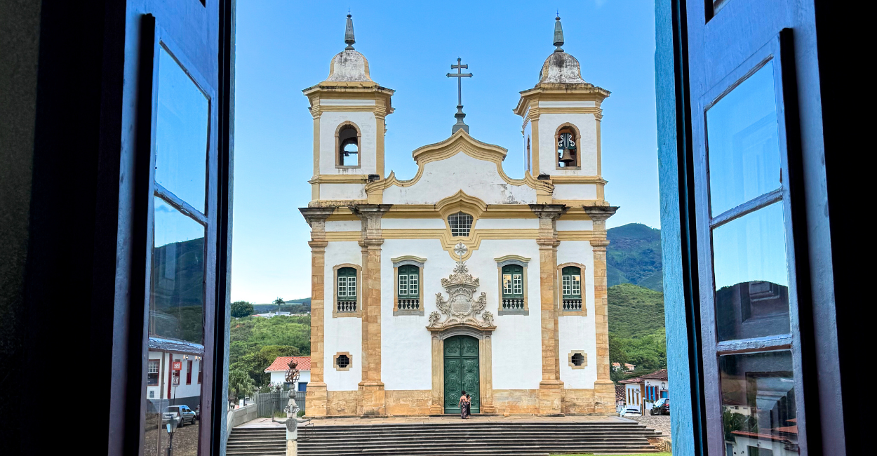 Igreja historica na praça Minas Gerais, centro turistico da cidade turistia Mariana MG
