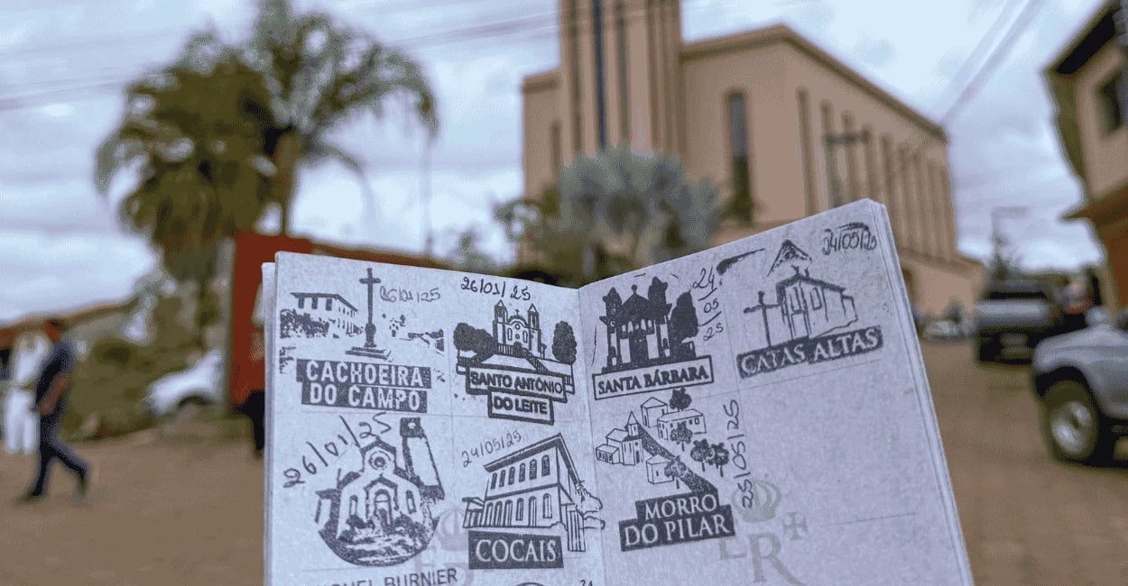 Passaporte da Estrada Real com carimbos de cidade e distirtos de Minas Gerais