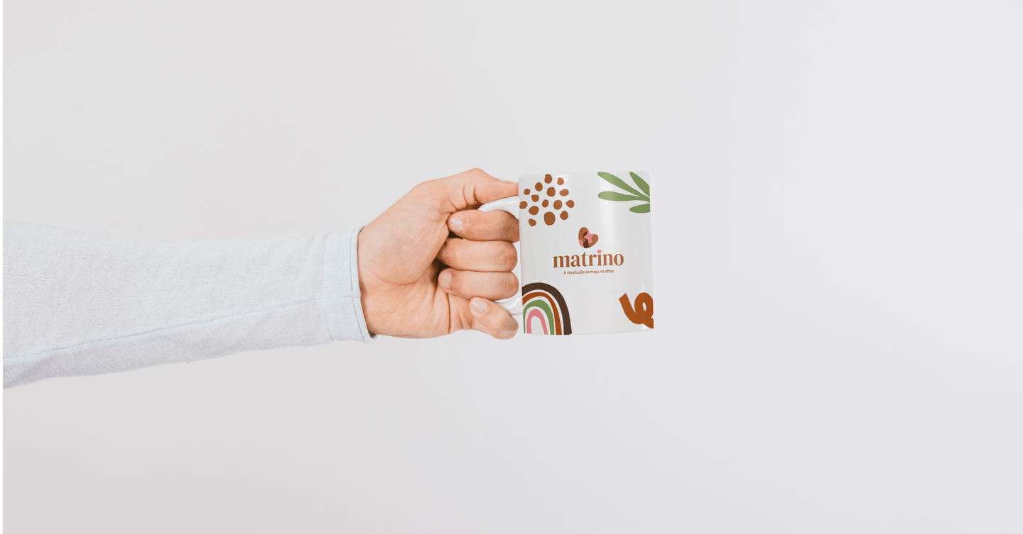 a person holding a card with a card that says,'i'm not