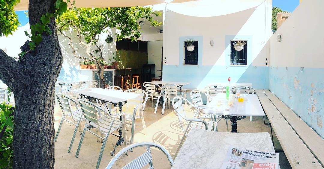 pati interor de sa cova dets ases