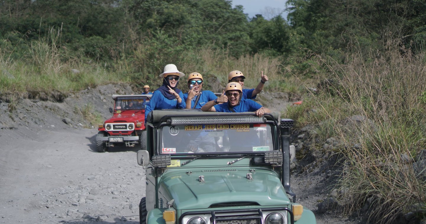 Outbound Jeep Lava Tour Merapi: Kombinasi Seru untuk Team Building ...