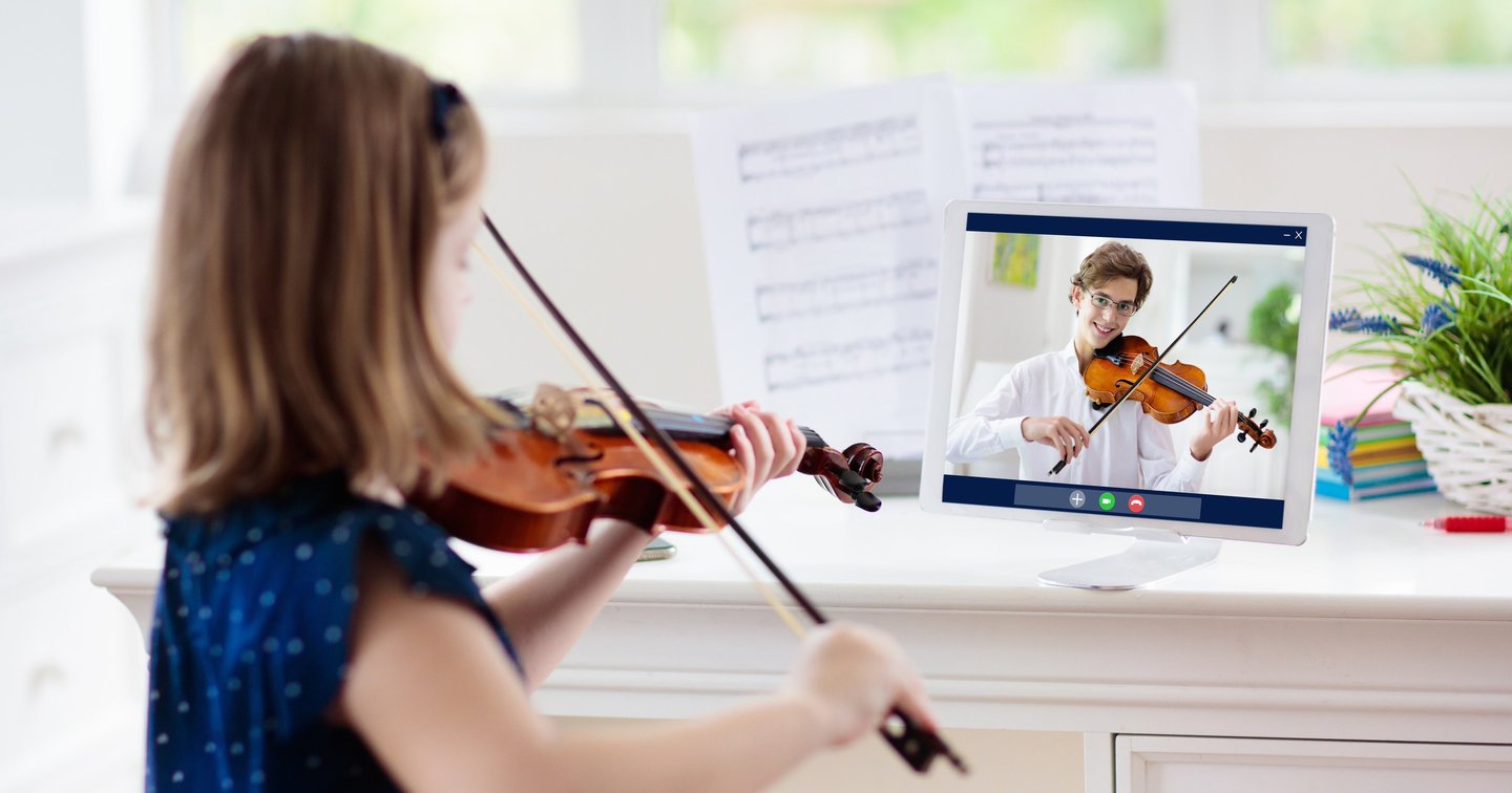 Online vs Offline Music Lessons: Which Is Right For You? | Aum Piano Studio