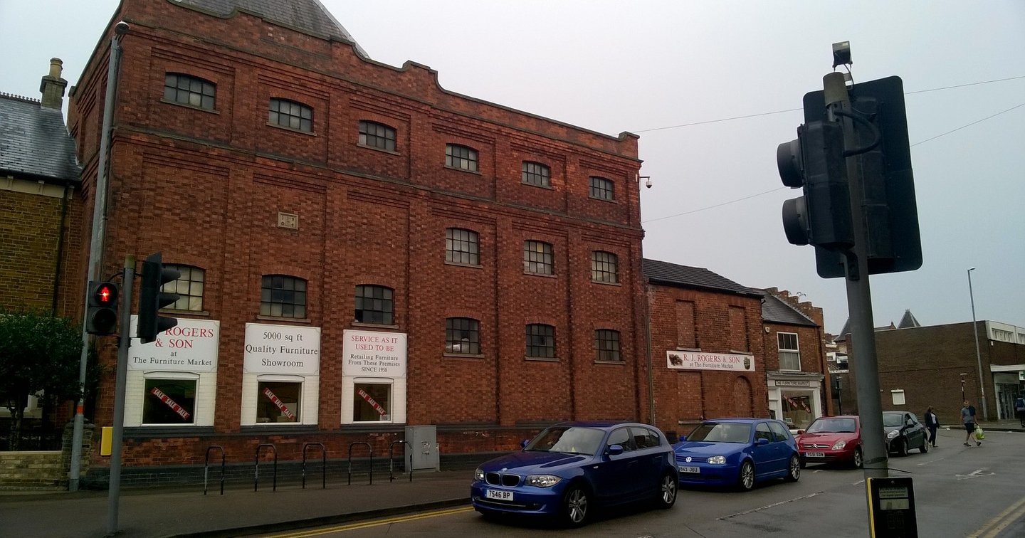 Comfortable Riser Recliners for Your Home | R J Rogers & Son