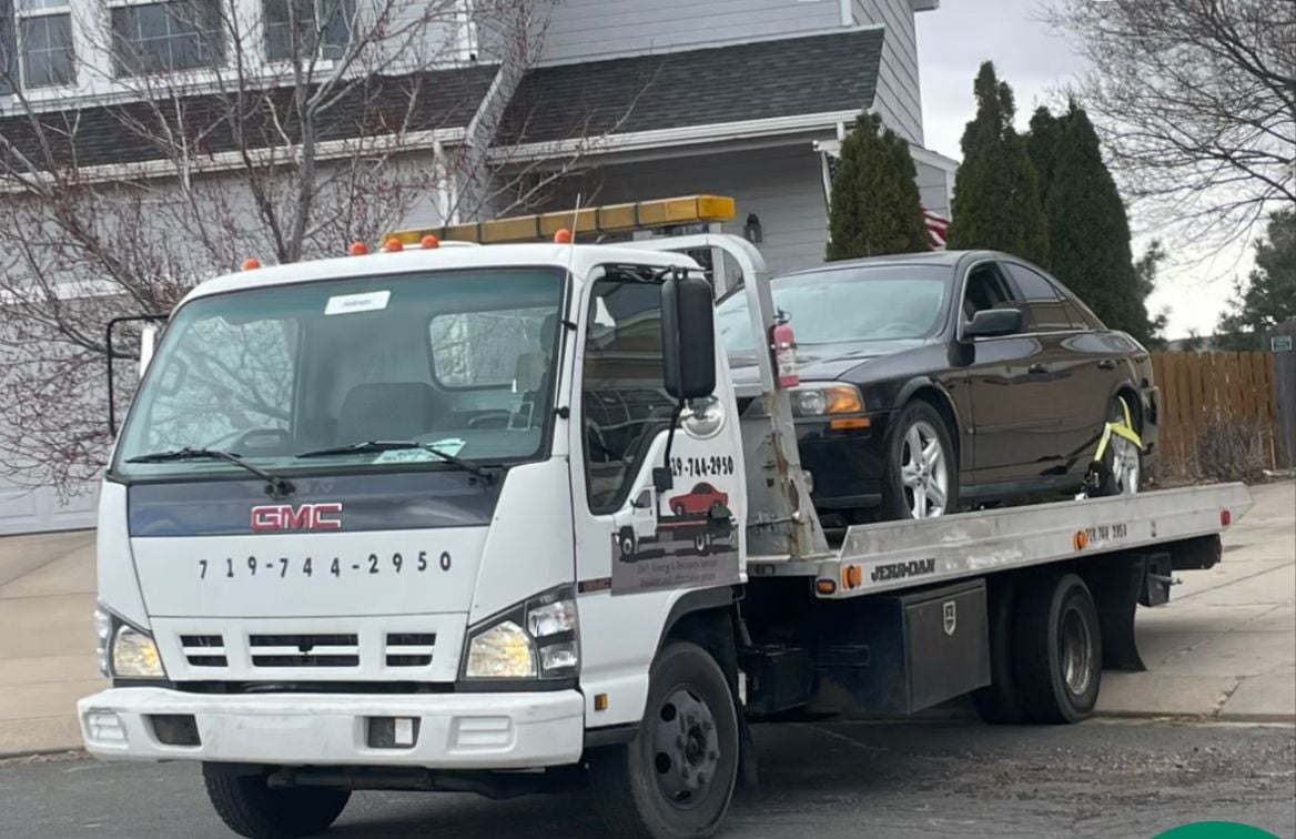 Springs Towing Solutions logo