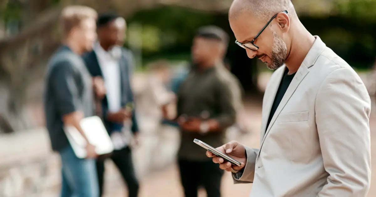 Corretor de imóveis usando Instagram para atrair clientes pelo digital