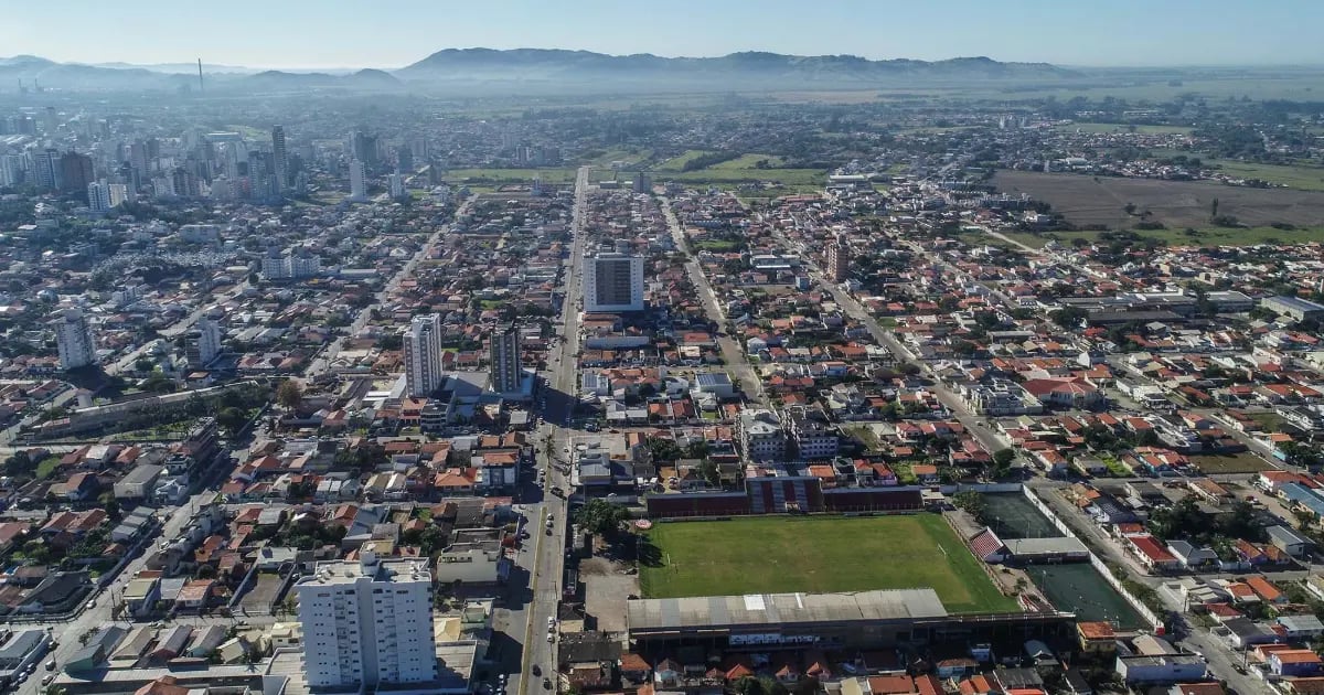 Imágem aérea de um bairro em Tubarão, Santa Catarina