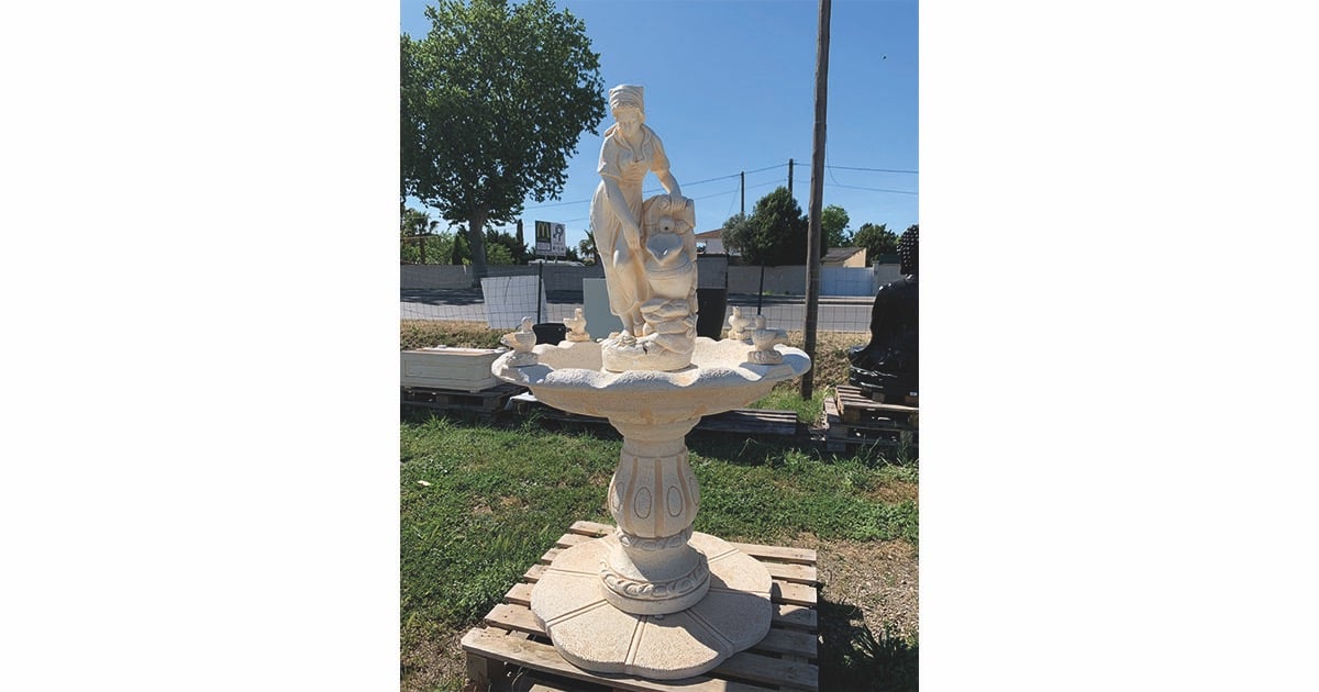 fontaine avec statue