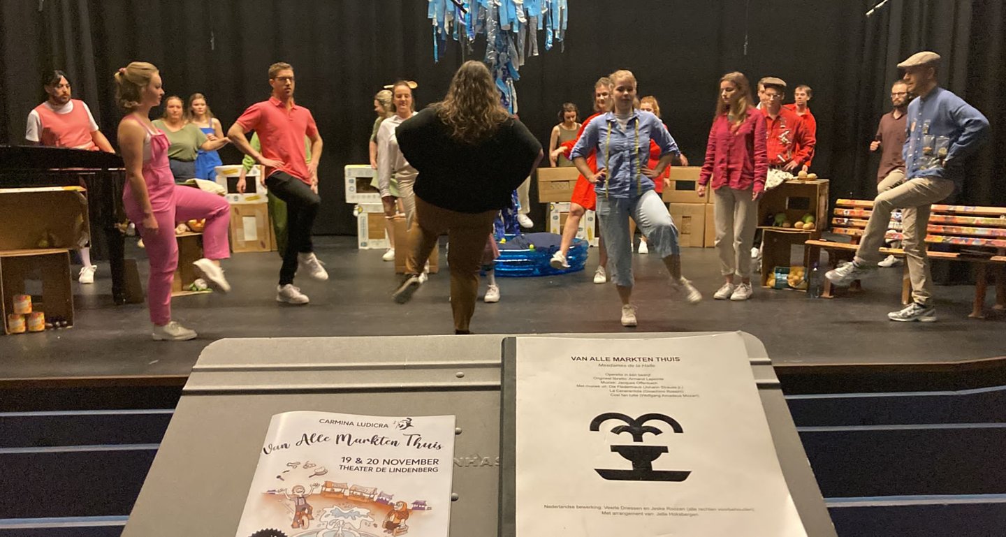 Warming-up oefening met Carmina Ludicra.