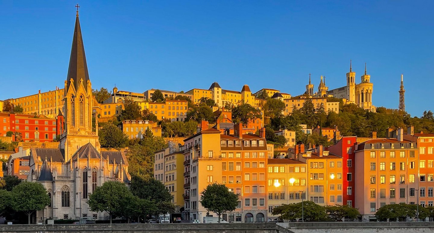 L'église Saint Georges dans le Vieux Lyon, au bord de la Saône. Photo Yannick Saunier. 