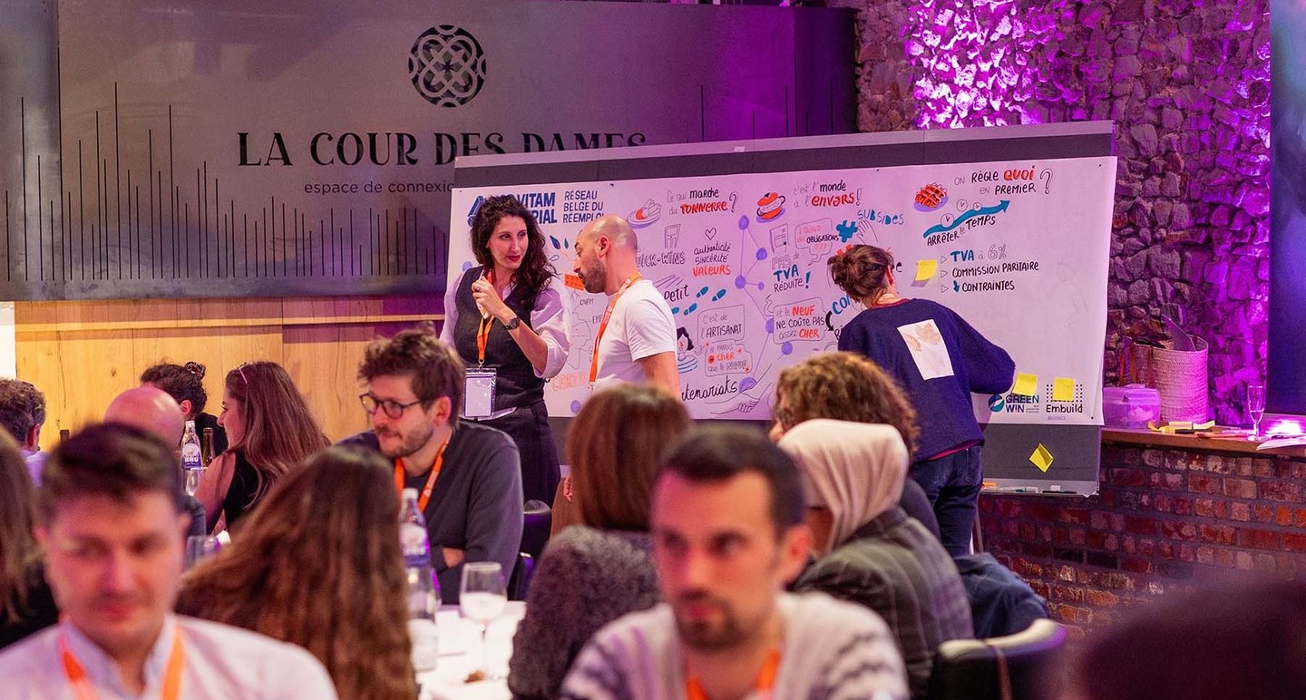 live drawing on paper with pens and markers