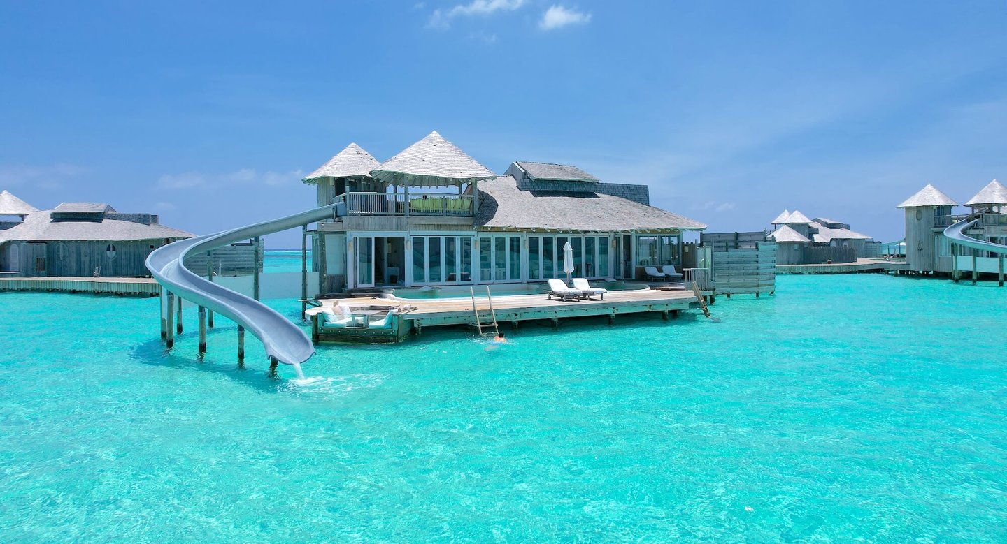 soneva-jani-drone-villa