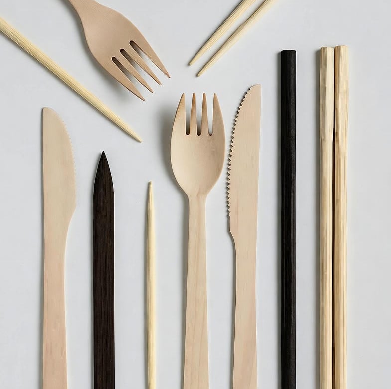 Wooden products and cutleries for restaurants and cafés