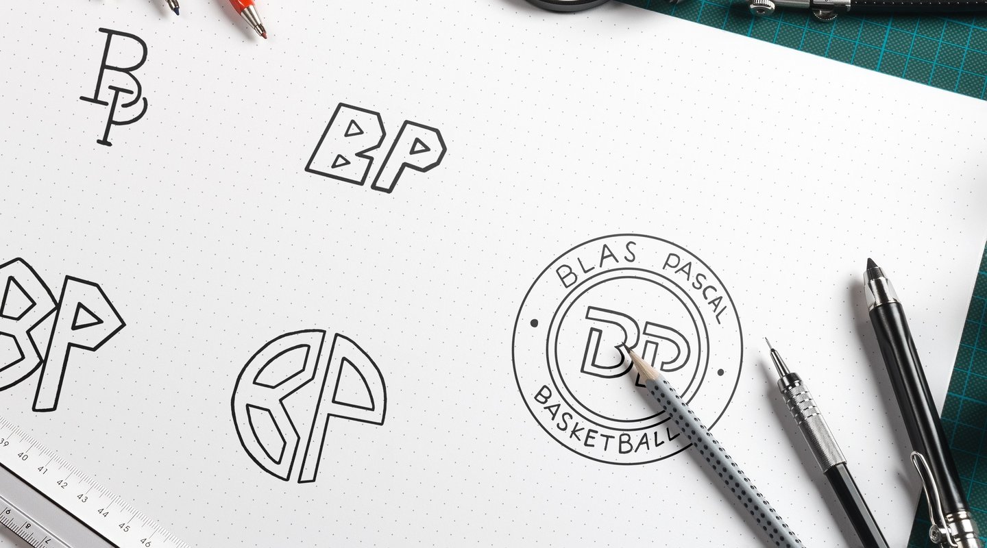 Bocetos del nuevo logotipo de Blas Pascal Basketball