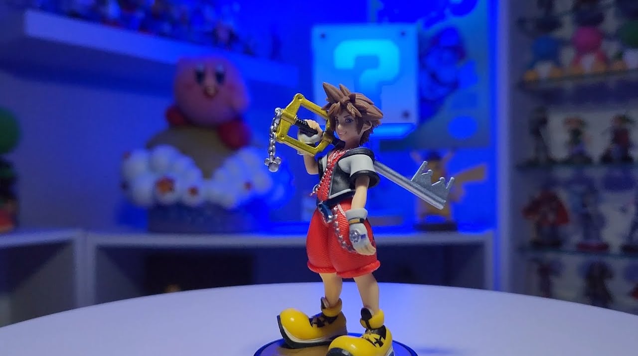 Figura coleccionable amiibo Sora para Nintendo Switch: diseño detallado, base oficial y compatibilid