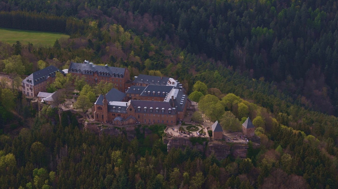 Vue aérienne par drone du Sanctuaire du Mont Sainte-Odile