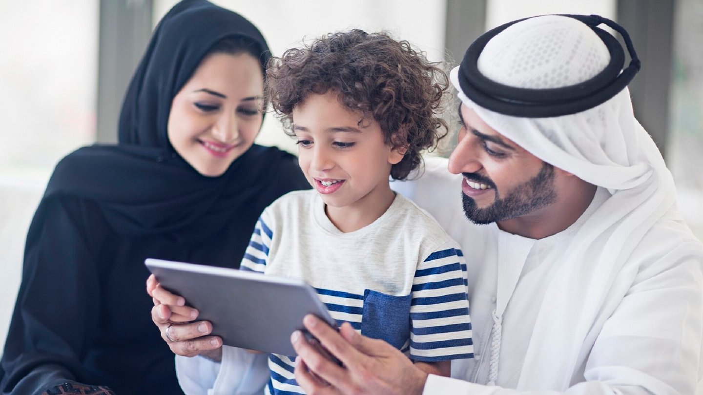 العلاج في أيقونة الشفاء حسن حياتي