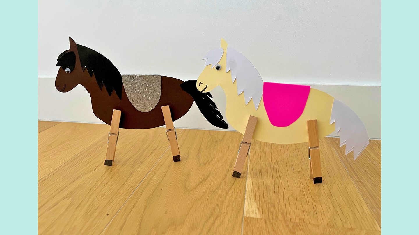 Fertiges Wäscheklammer-Pferd