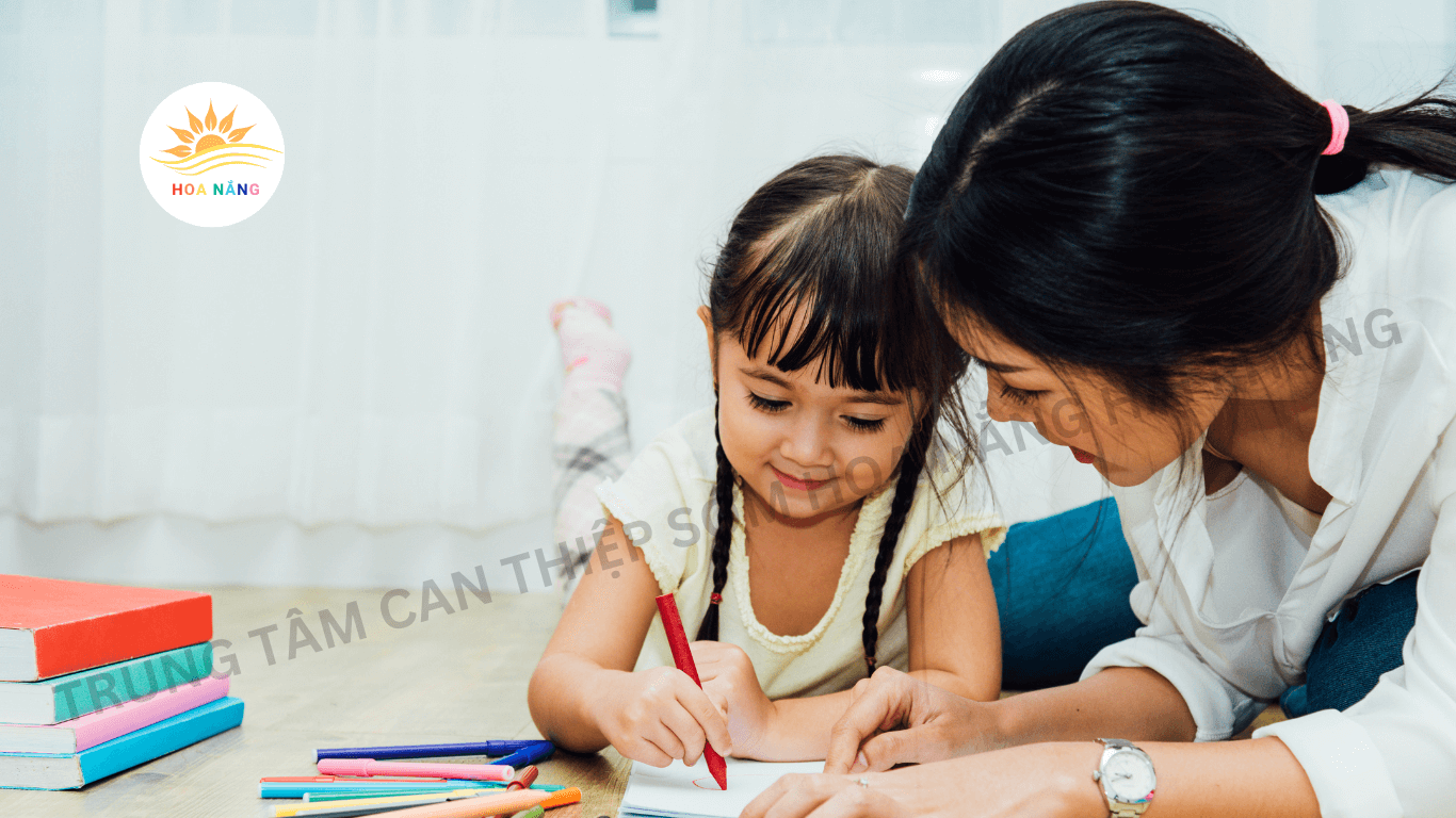 Trẻ tăng động giảm chú ý trong buổi can thiệp tại trung tâm Hải Phòng