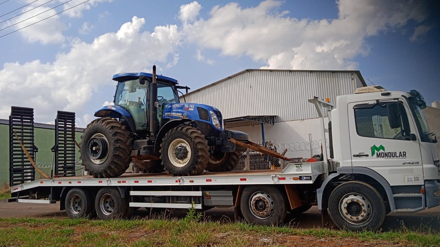 Caminhão prancha para frete - Mondular Araxá MG