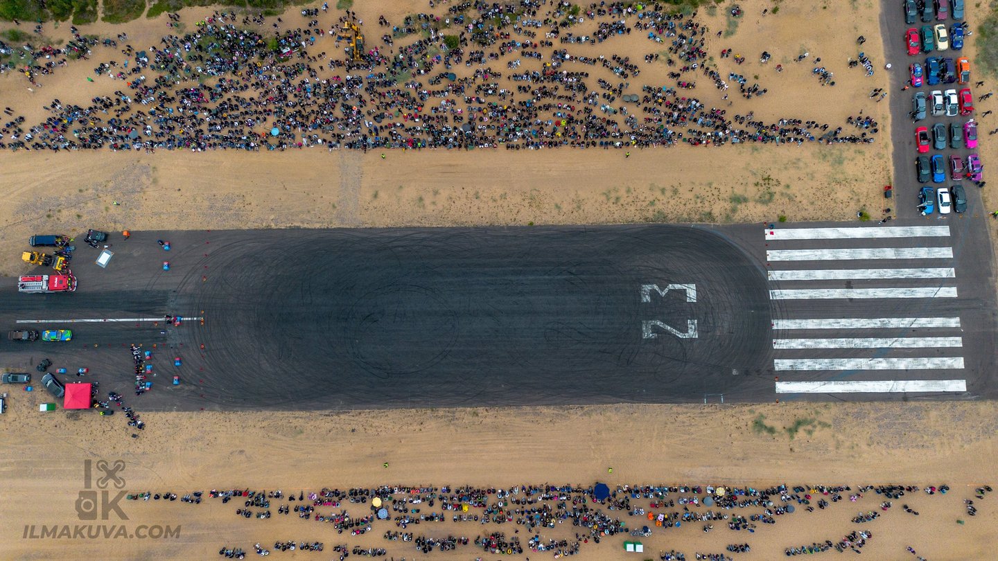 Bimmerparty 2025, Kalajoen lentokenttä