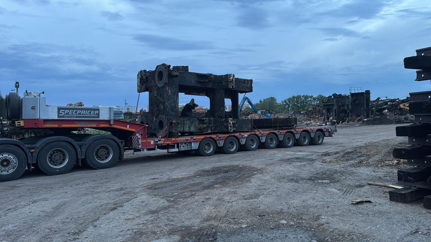 Heavy equipment shipment to India with OOG and breakbulk execution
