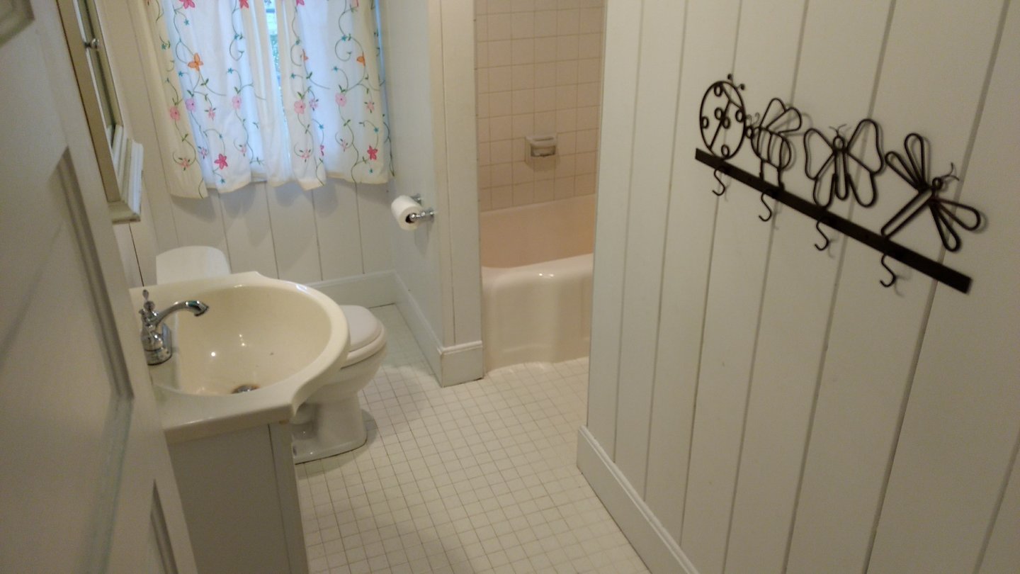 Huckabee Handyman Services, Bath remodel before